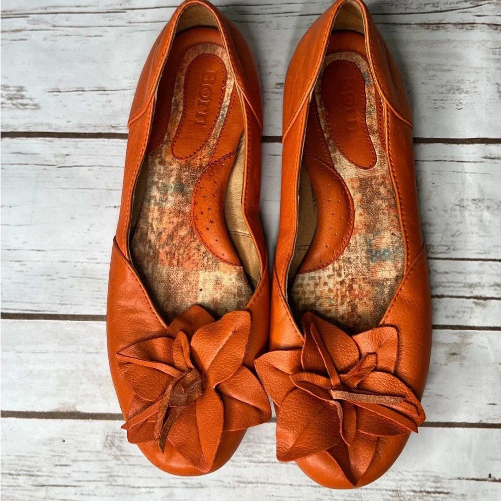 Born Mai Ballet Flats Orange Leather Flower Detail Size 9